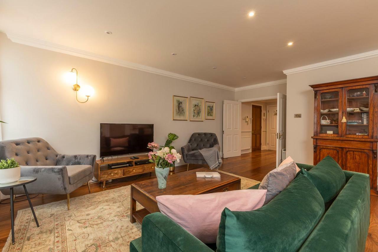 Apartamento Joivy Beautiful 2 Bed Apt In The Heart Of Mayfair, Close To Tube Londres Exterior foto